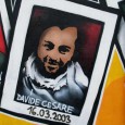 
DA daxresiste.org

16 MARZO 2003, LA NOTTE NERA DI MILANO
Alcuni compagni usciti dal pub Tipota si scontrano con tre neofascisti
armati di coltelli che li colpiscono ripetutamente, ferendone gravemente
due. Uno sarà operato d’urgenza mentre Davide “Dax” non arriverà vivo in
ospedale. Sul luogo sopraggiungono invece numerose pattuglie di polizia e
carabinieri che, ostruendo la circolazione stradale, contribuiscono a
ritardare i [...]