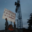 Cariche della polizia e carabinieri contro il corteo dei migranti e  degli antirazzisti a Brescia per impedire alla manifestazione indetta  sabato 30, per il rinnovo del permesso di soggiorno, di raggiungere il  luogo dove 9 migranti sono saliti sulla gru del cantiere della  metropolitana. La giunta comunale e la questura avevano [...]